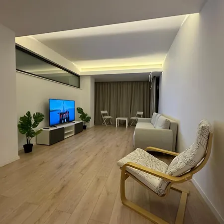 Apartament Bucharest Apartment *