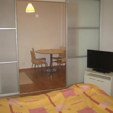 Interland Accommodation Apartment *